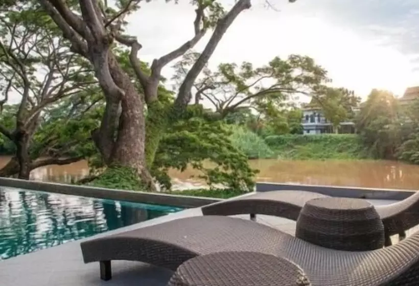 ホテル Baan Nam Ping Riverside Homestay