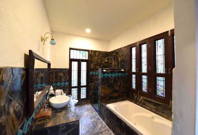 فندق Baan Nam Ping Riverside Homestay