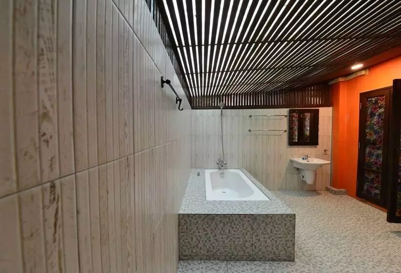 ホテル Baan Nam Ping Riverside Homestay