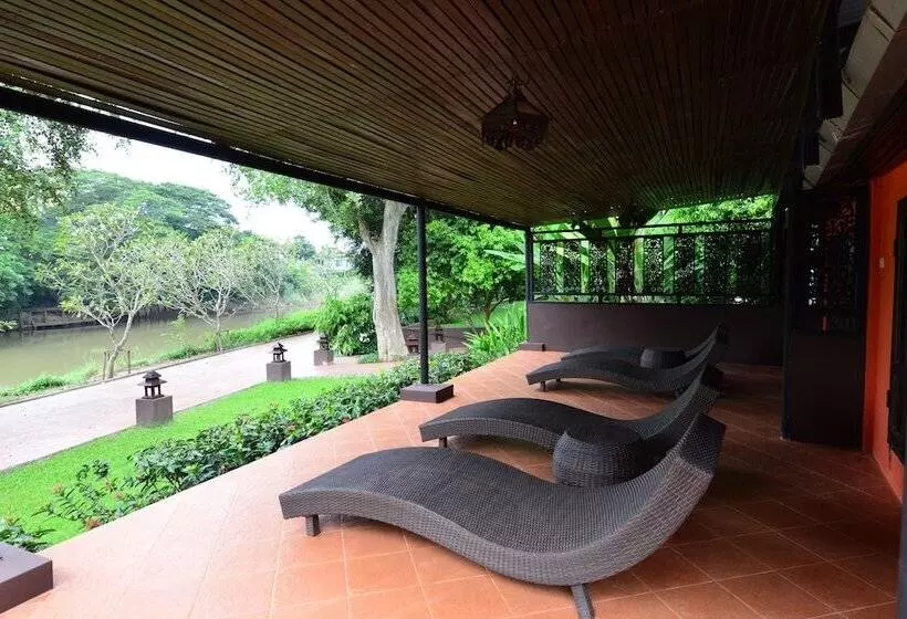 ホテル Baan Nam Ping Riverside Homestay