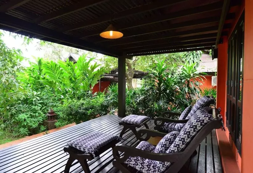 ホテル Baan Nam Ping Riverside Homestay