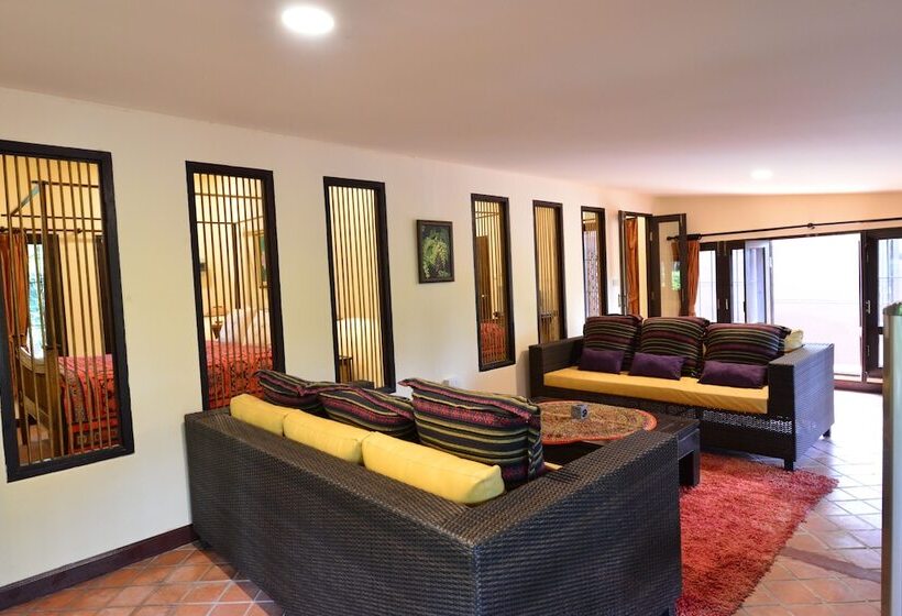 فندق Baan Nam Ping Riverside Homestay