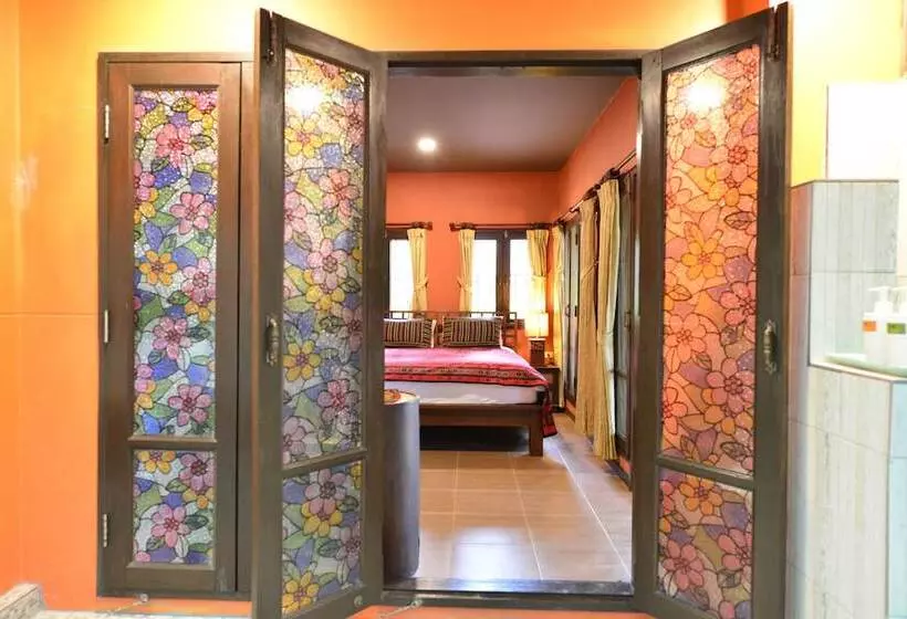 ホテル Baan Nam Ping Riverside Homestay