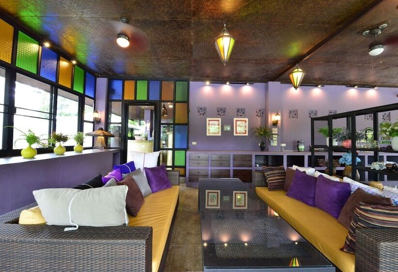 فندق Baan Nam Ping Riverside Homestay