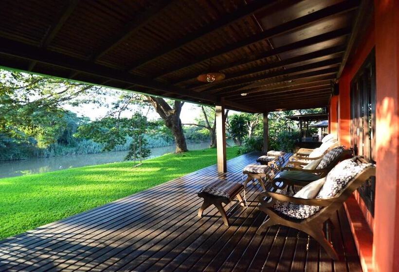 فندق Baan Nam Ping Riverside Homestay