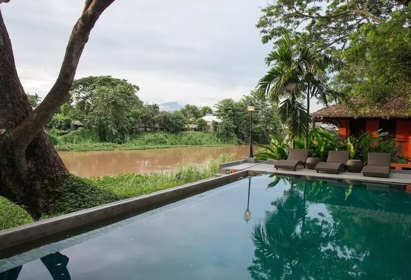 ホテル Baan Nam Ping Riverside Homestay