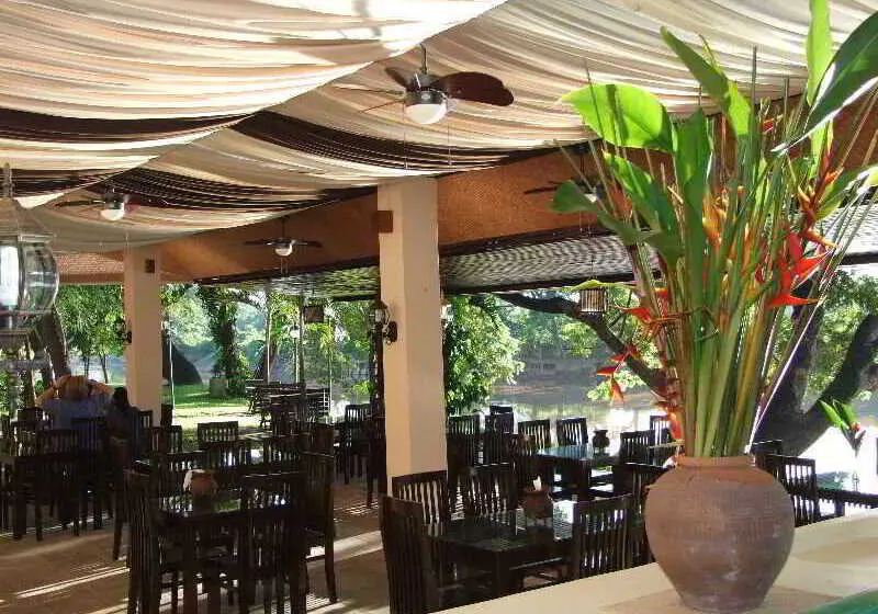 ホテル Baan Nam Ping Riverside Homestay