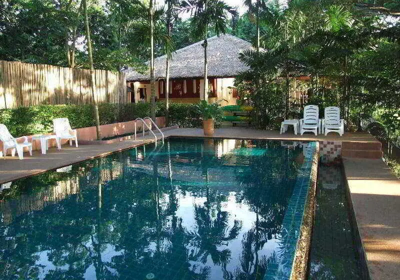 ホテル Baan Nam Ping Riverside Homestay