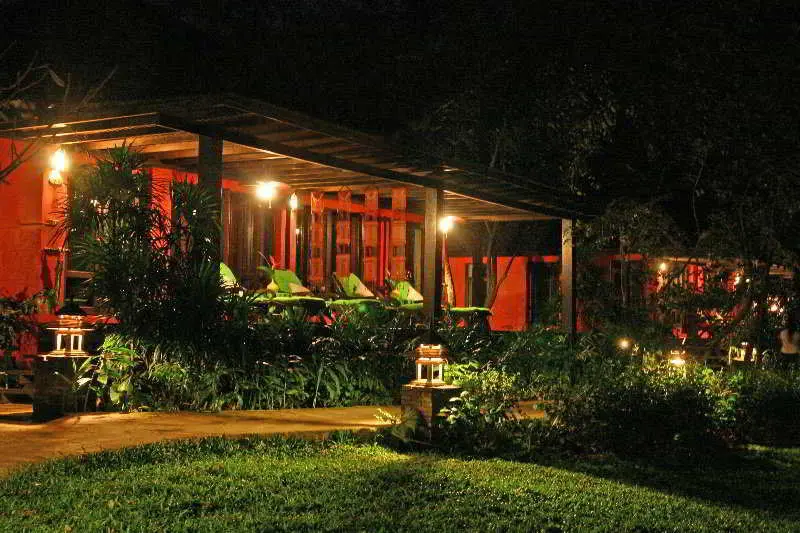 ホテル Baan Nam Ping Riverside Homestay