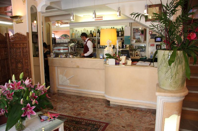 هتل Britannia Rimini Marina Centro