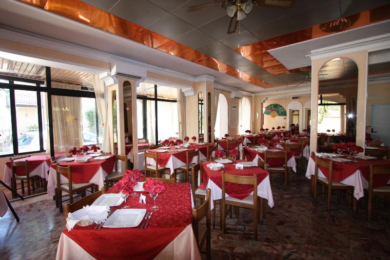 هتل Britannia Rimini Marina Centro