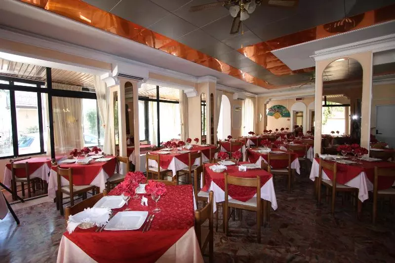 هتل Britannia Rimini Marina Centro