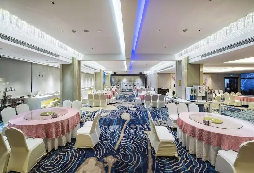 Отель Sun Moon Lake