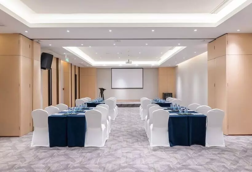هتل Holiday Inn Chongqing Guanyinqiao By Ihg