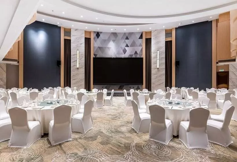 هتل Holiday Inn Chongqing Guanyinqiao By Ihg