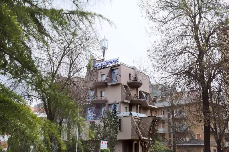 هتل Leonardo