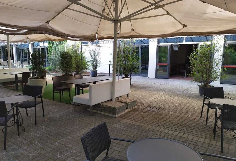 בית מלון כפרי Ferretti Majestichouse