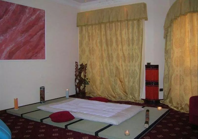 Отель Parco Dei Principi