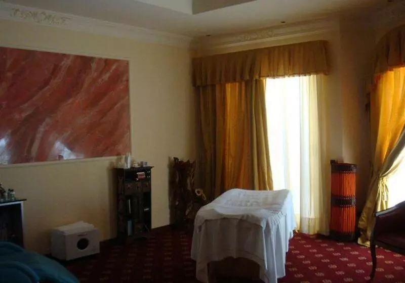 Отель Parco Dei Principi