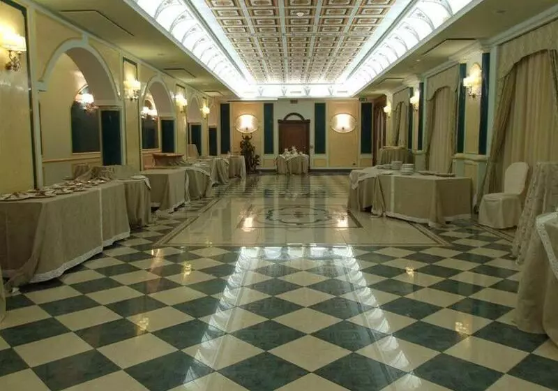 Отель Parco Dei Principi