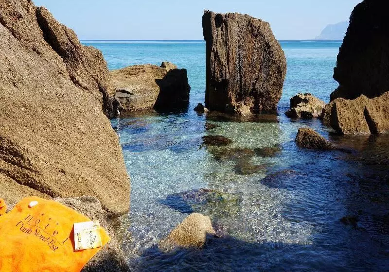 호텔 Punta Nord Est