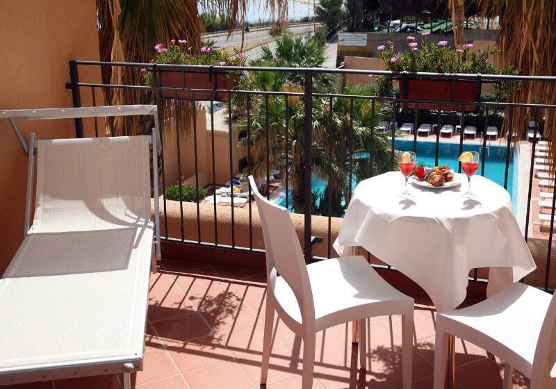 ホテル Punta Nord Est