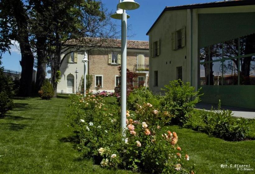 فندق Relais Villa Roncuzzi