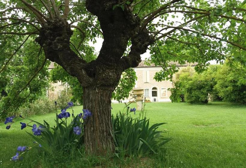 فندق Relais Villa Roncuzzi