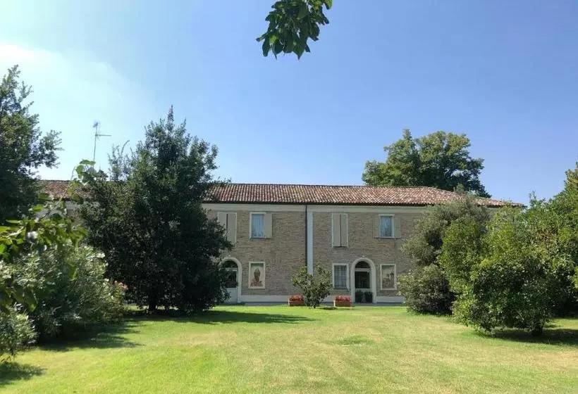 Отель Relais Villa Roncuzzi