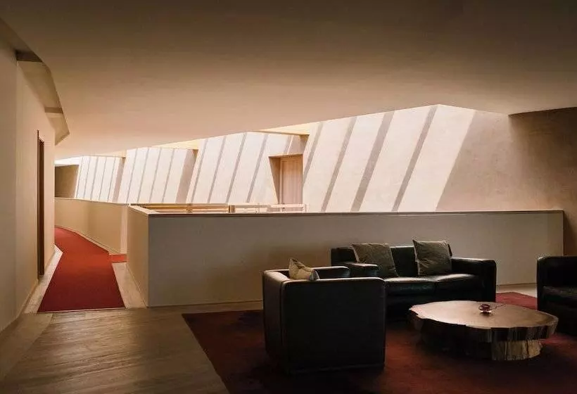 Отель Vigilius Mountain Resort