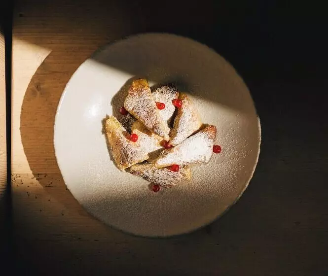 Отель Vigilius Mountain Resort