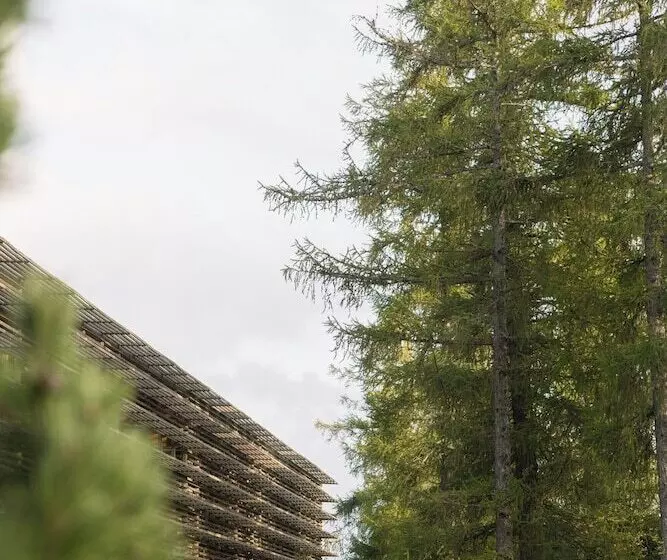 Отель Vigilius Mountain Resort