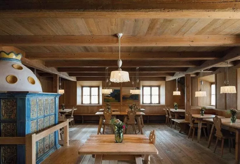 Отель Vigilius Mountain Resort