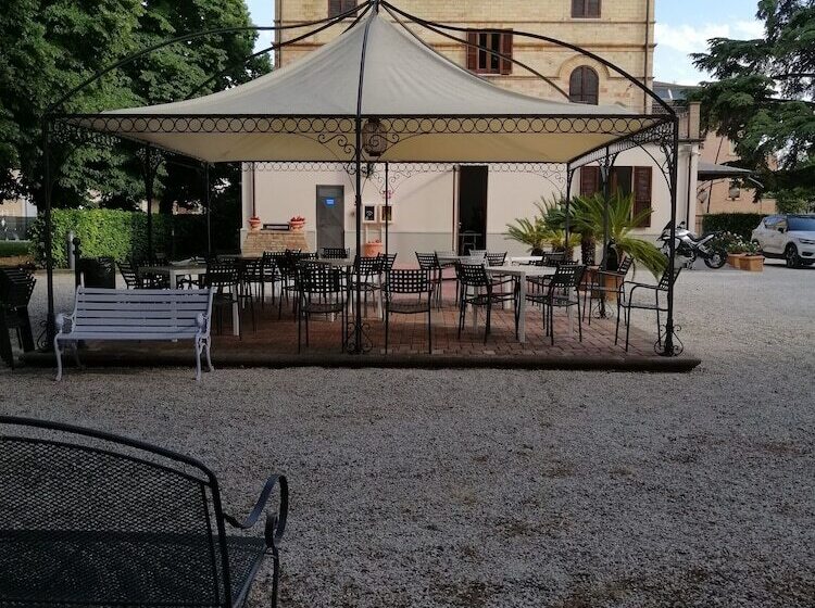 酒店 Villa Raffaello Park