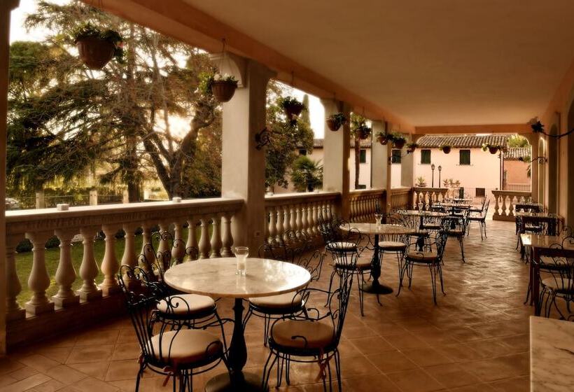 בית מלון כפרי Villa Santa Barbara