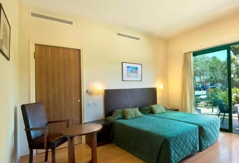 Natura Beach Hotel And Villas