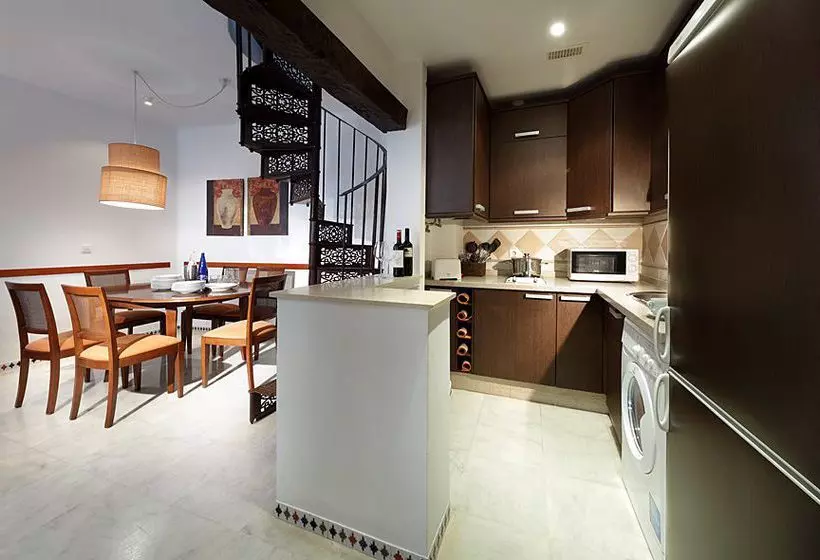 Apartamentos Patios de Alcántara