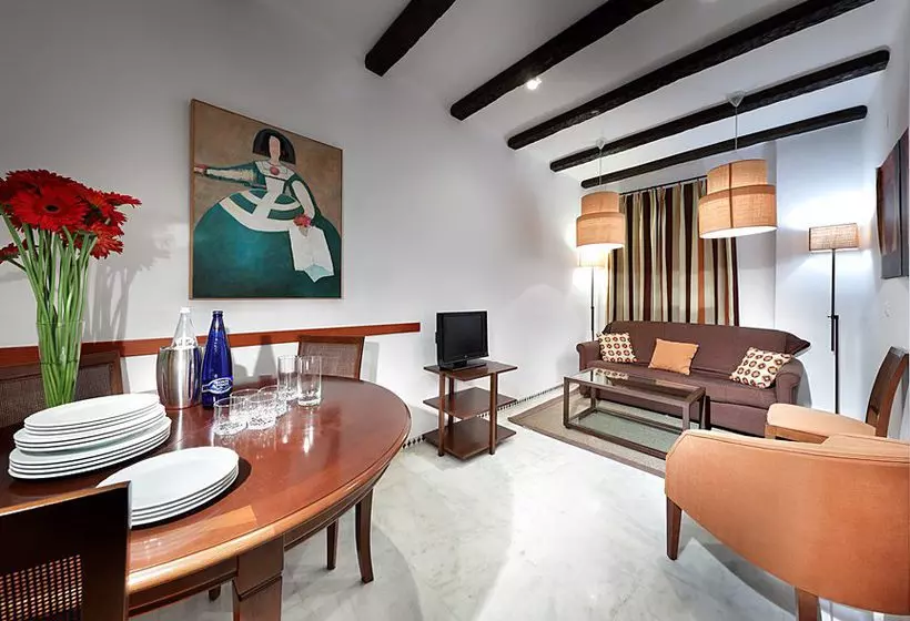 Apartamentos Patios de Alcántara