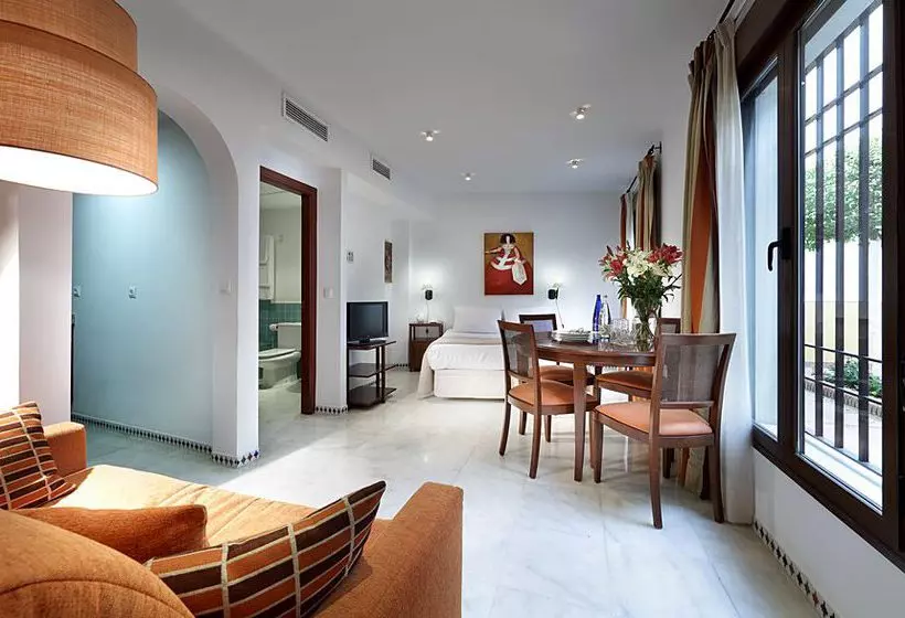 Apartamentos Patios de Alcántara
