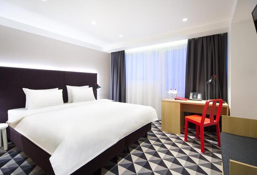 בית מלון כפרי Azimut  Vladivostok