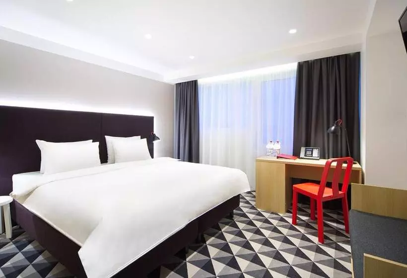 호텔 Azimut Vladivostok