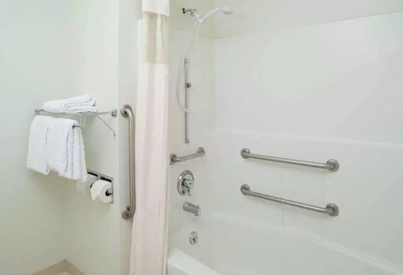 هتل Baymont By Wyndham Coeur D Alene