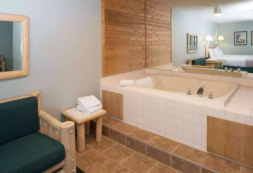 هتل Baymont By Wyndham Coeur D Alene