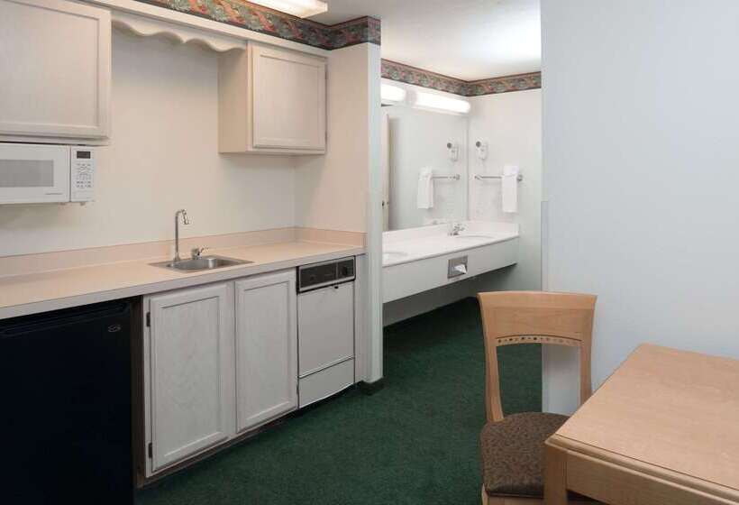 בית מלון כפרי Baymont By Wyndham Coeur D Alene