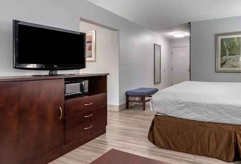 בית מלון כפרי Best Western Plus Orange County