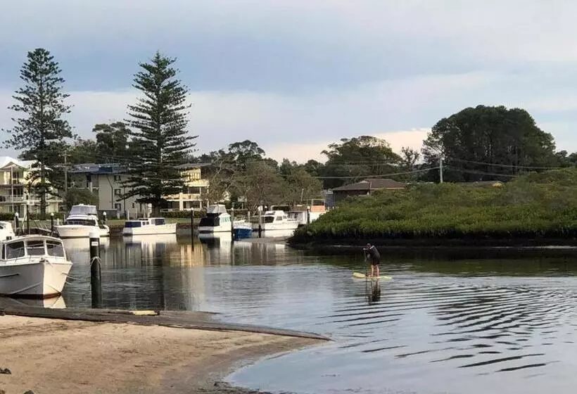 酒店 Boathouse Resort