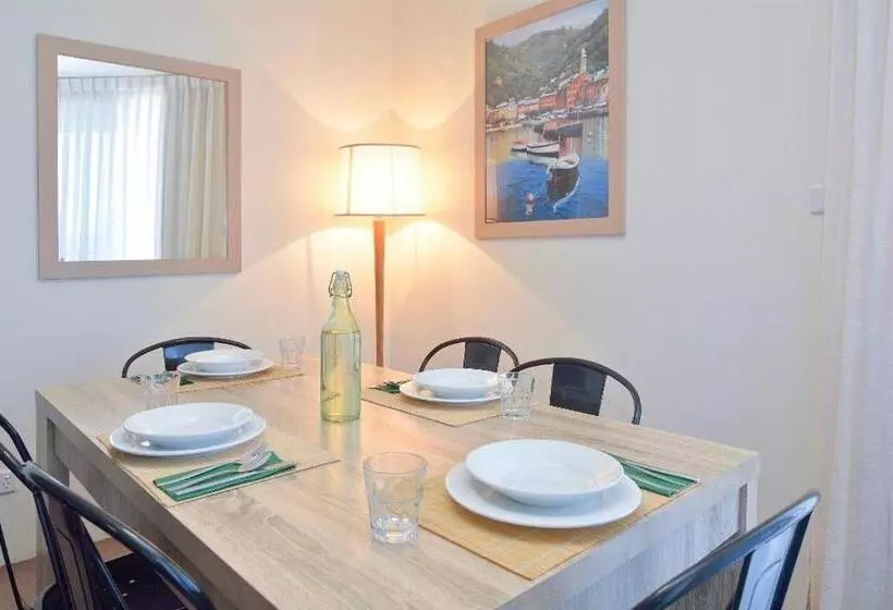 酒店 Boathouse Resort