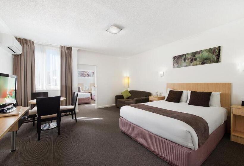 Отель Comfort Inn Capital Horsham
