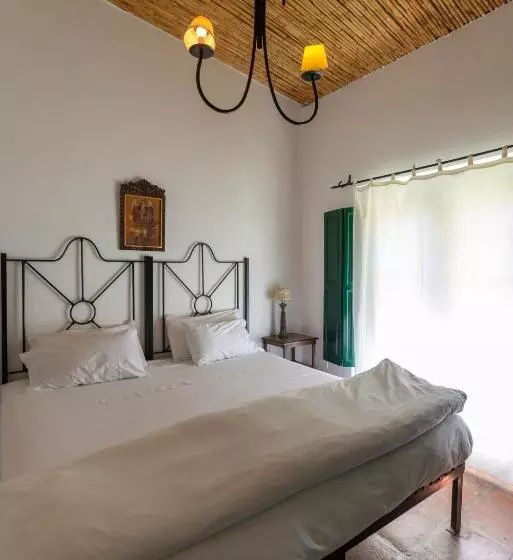 Отель El Manantial Del Silencio