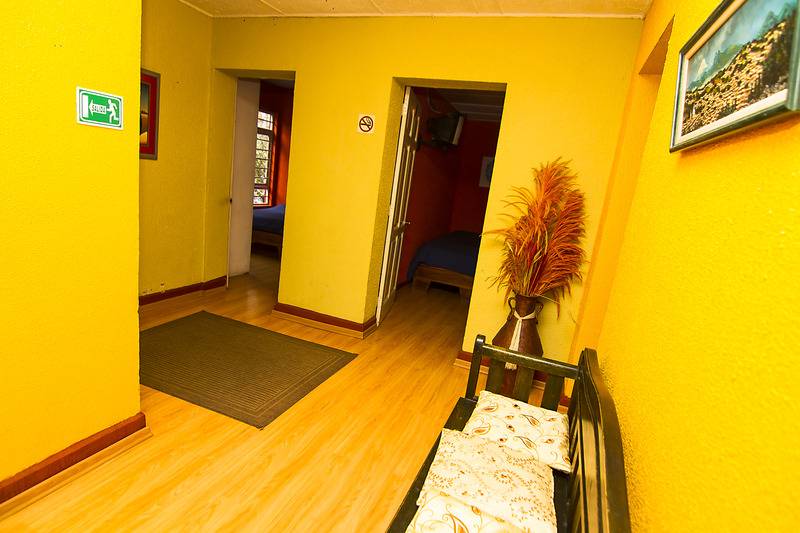 هتل Hostal Alcala